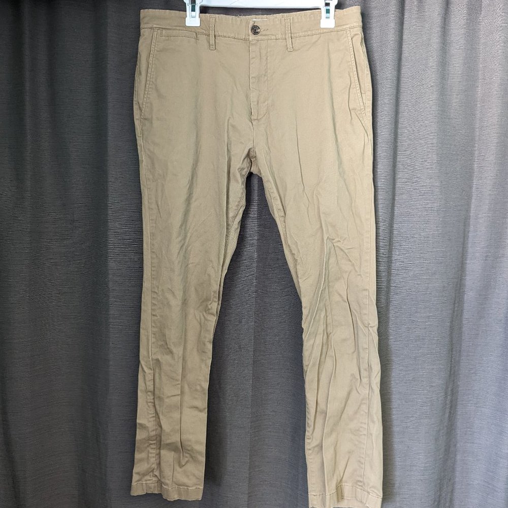 Men's Goodfellow & Co Size 34 x 30 Tan/Khaki Athletic Fit Chino Pants
